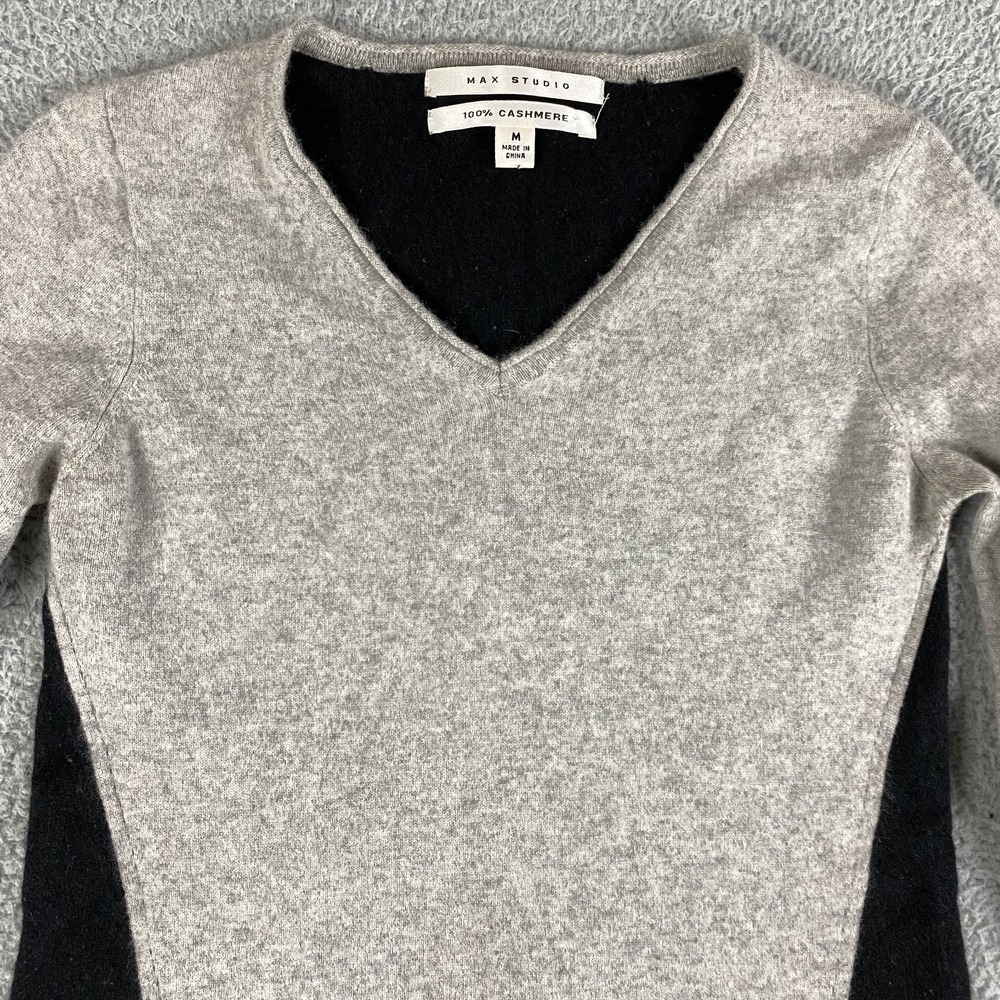 Max‎ Studio Sweater Womens Medium 100% Cashmere V Neck 2 Ply Lightweight Cozy